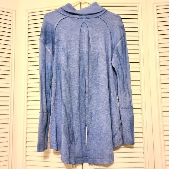 We the Free cowl neck long sleeve size L - Picture 2 of 4